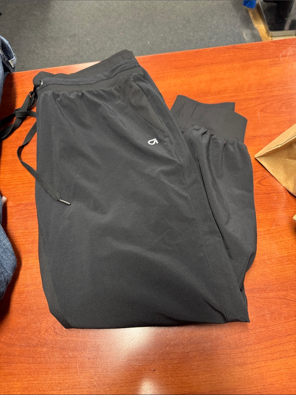 Gap fit joggers small petite // 100469